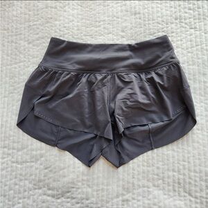 Lululemon grey 2.5" shorts size 4